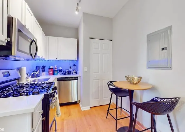 Modern Escape Near Il Medical District *